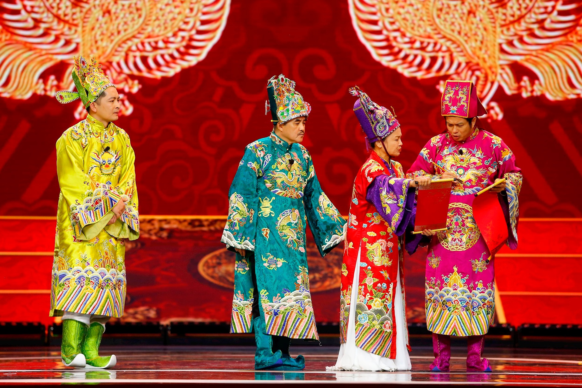 Quang cao qua loi thoai o Tao Quan 2024 bi che phan cam hinh anh