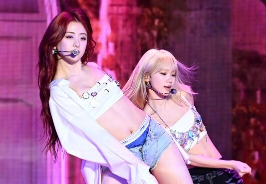 Nu ca si Han bi chi trich vi dien do lo noi y hinh anh