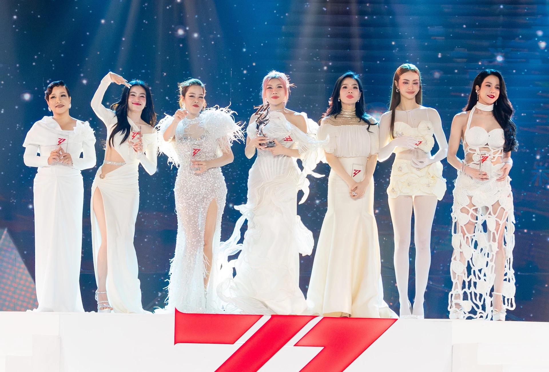 Chi dep dap gio anh 1