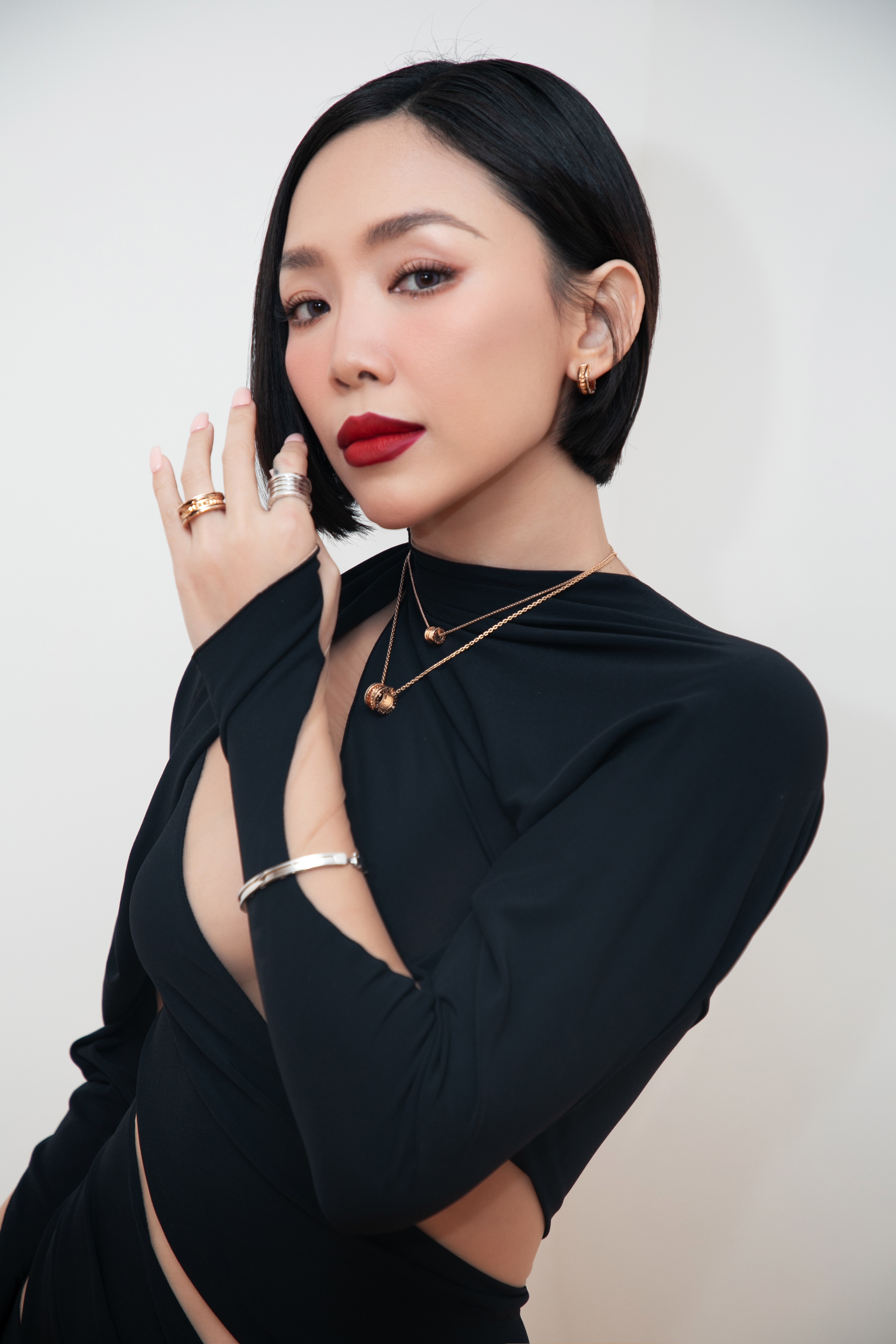 Toc Tien va Lisa anh 1