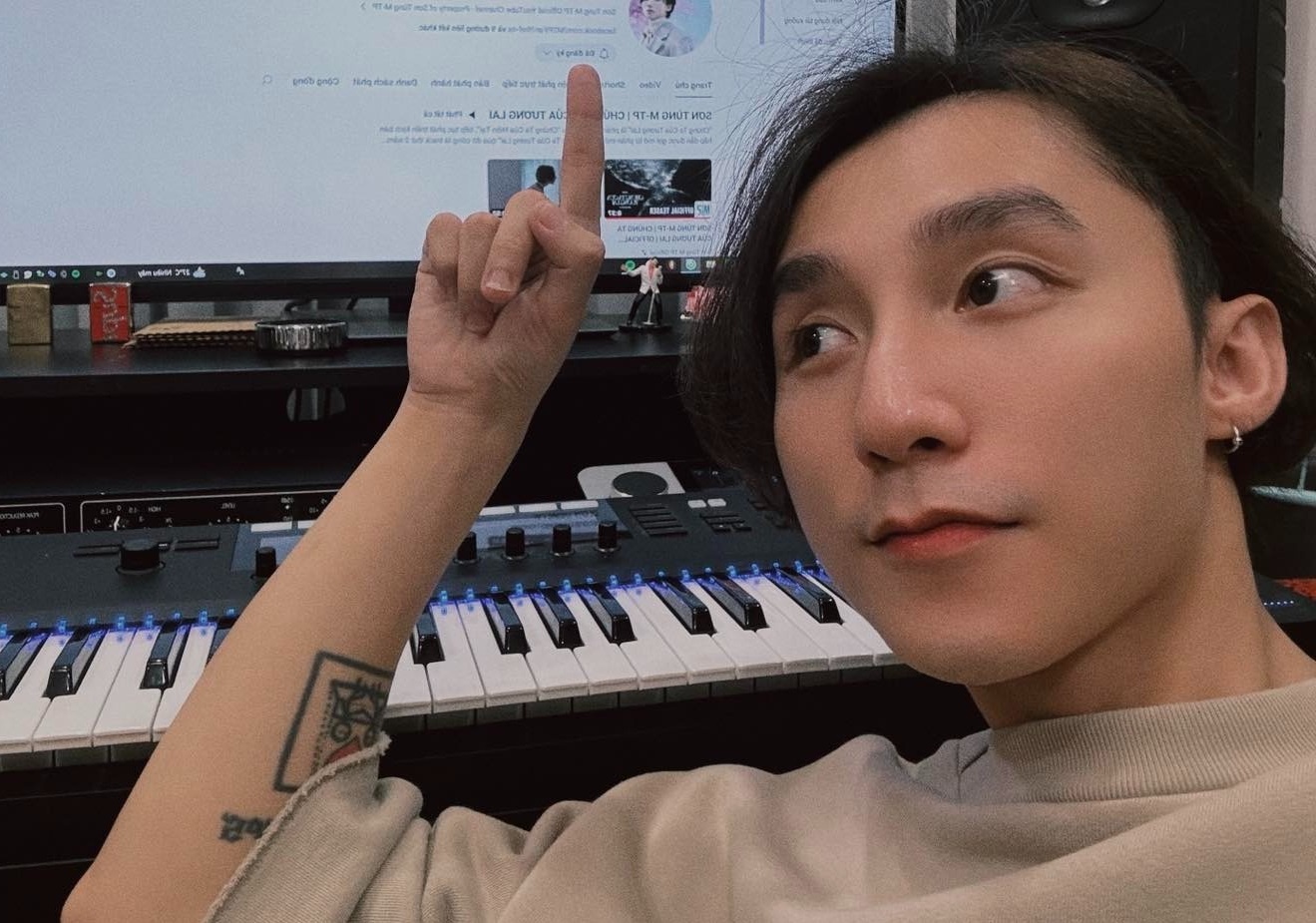 Vi sao thanh tich cua Son Tung, HIEUTHUHAI gay tranh luan? hinh anh