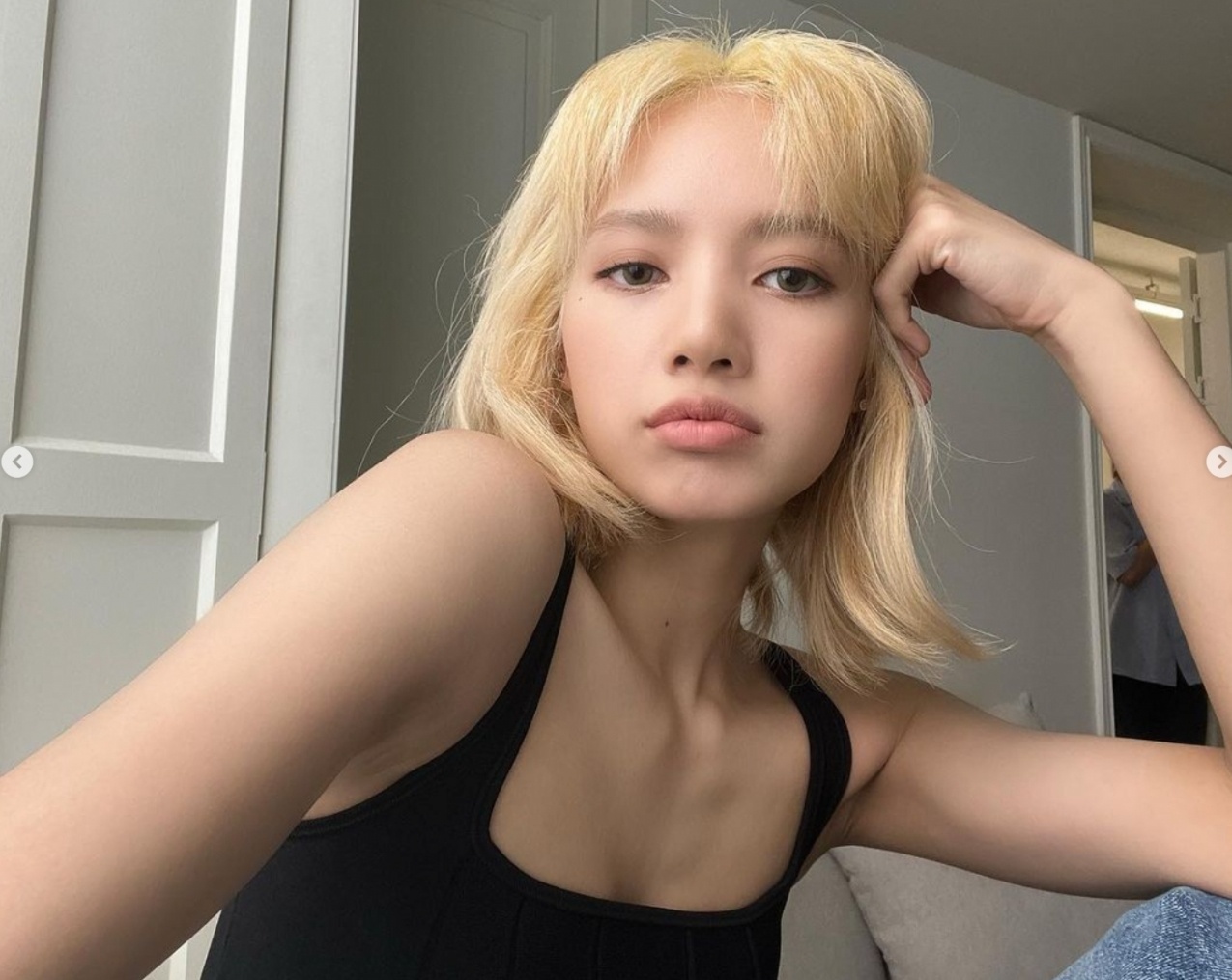 Lisa mua nha gan 4 trieu USD o My hinh anh