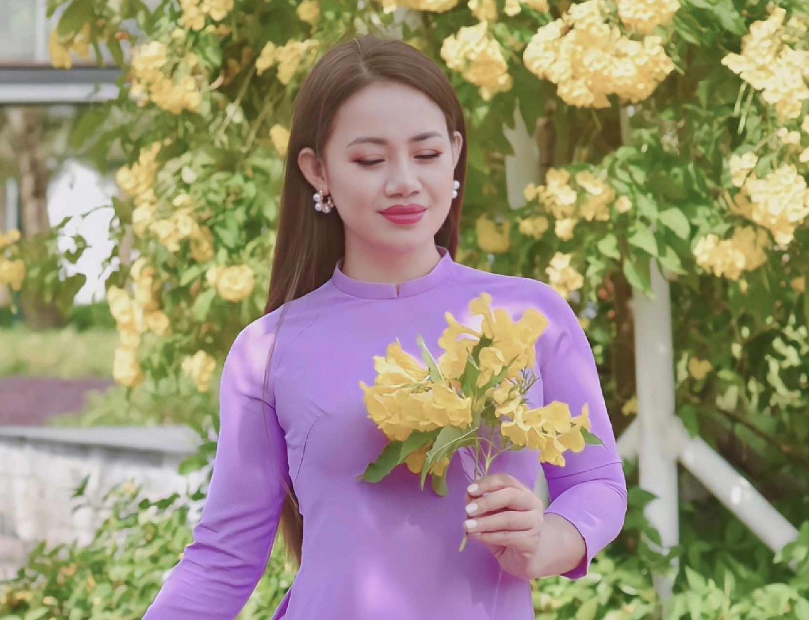 Ca si Luong Ngoc Diep qua doi hinh anh