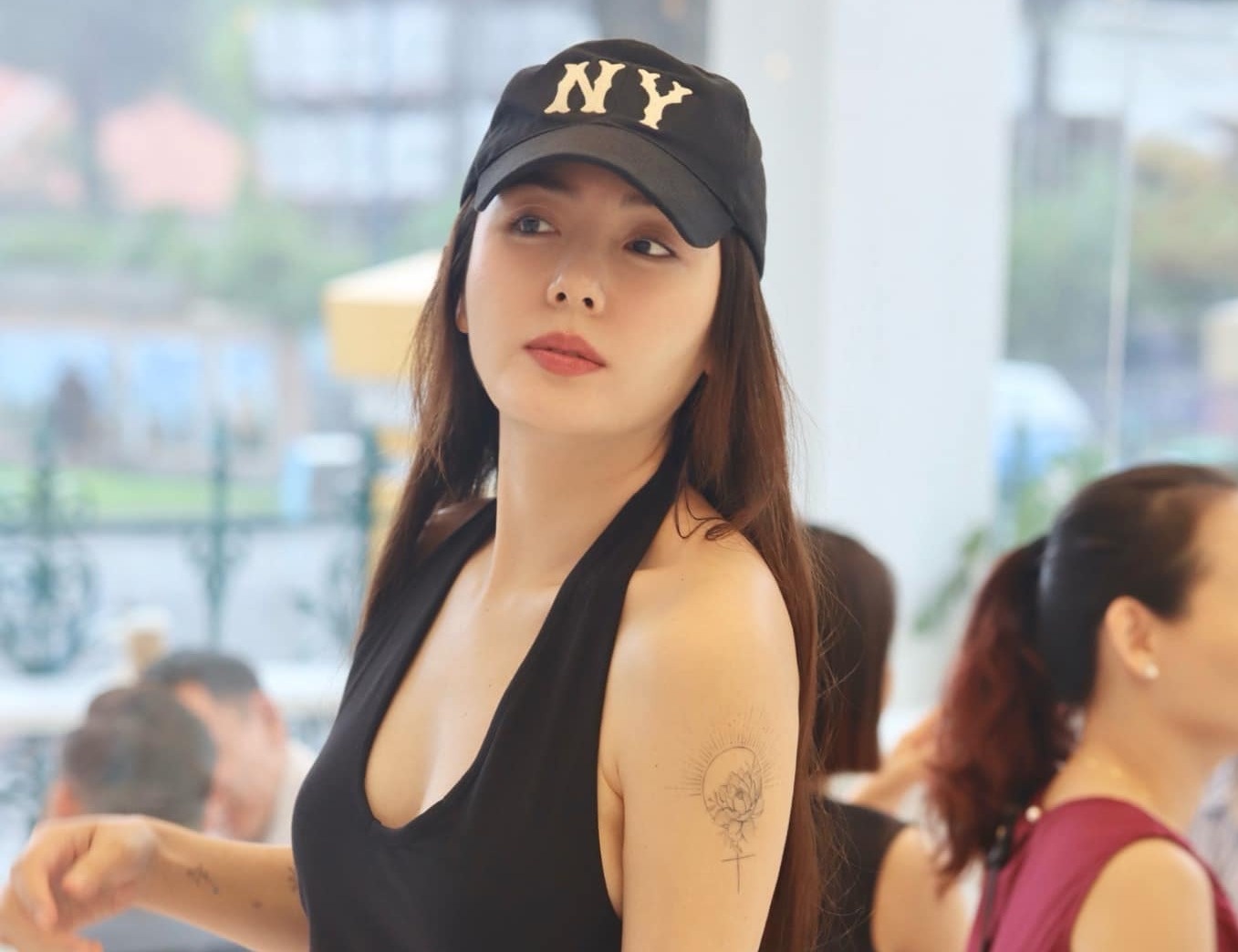 Phuong Linh xin loi Van Mai Huong hinh anh