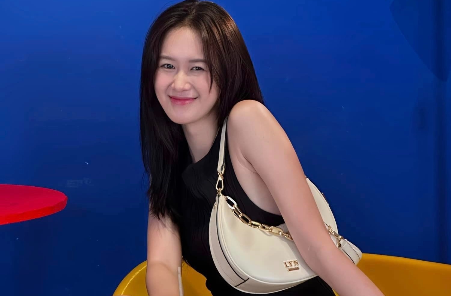 Ban gai Anh Duc phu nhan co thai hinh anh