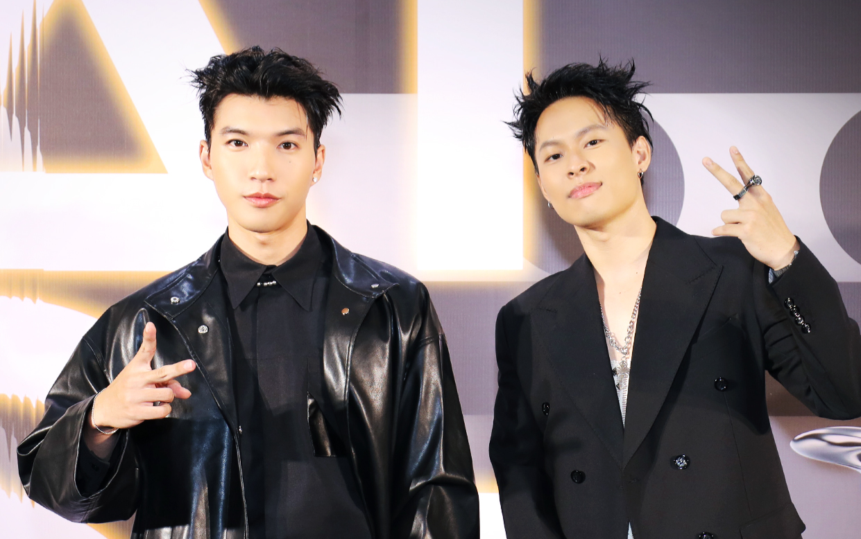 30 anh trai 'say hi' ra mat hinh anh