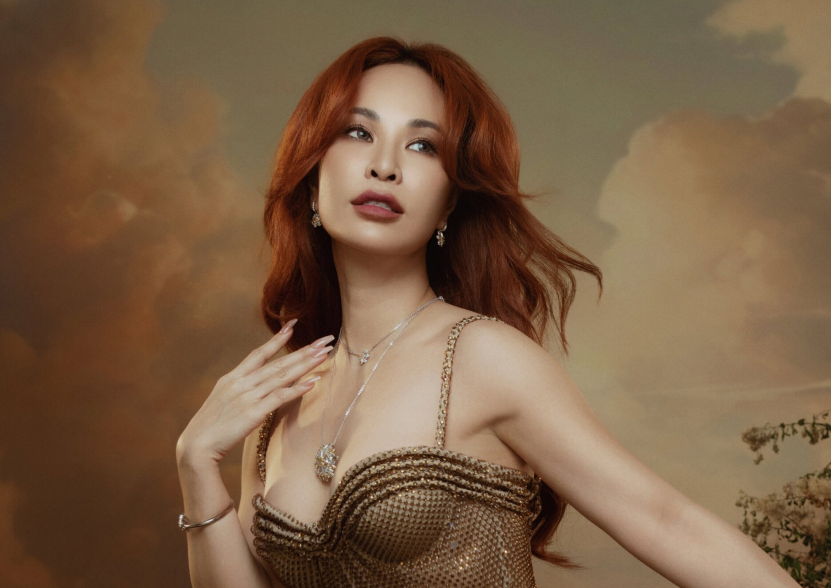 Uyen Linh cong bo concert cho 15 nam ca hat hinh anh