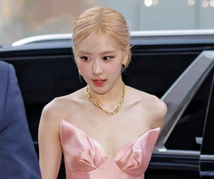 Tuong lai cua Rose (BlackPink) hinh anh