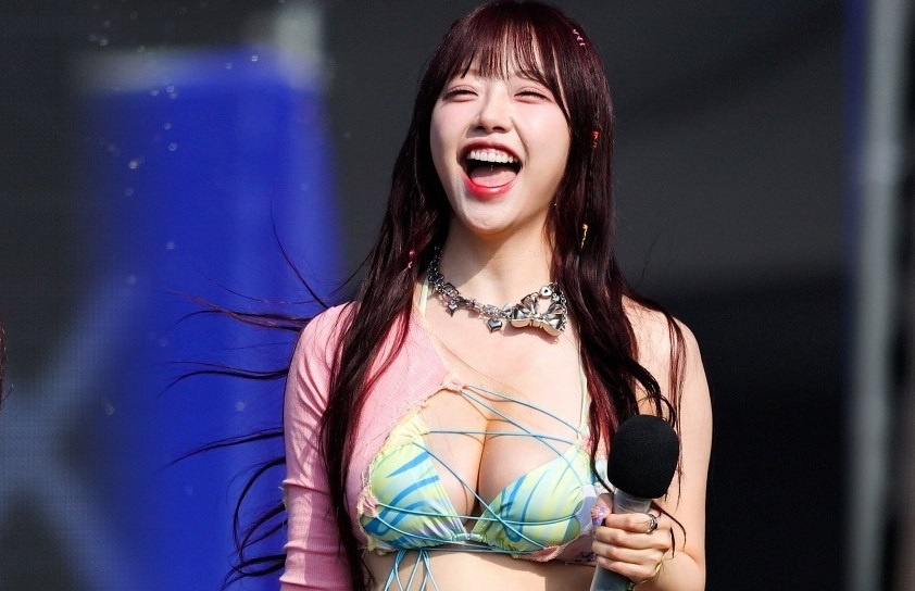 Le hoi nuoc Han Quoc nong bong, nhieu tranh cai hinh anh