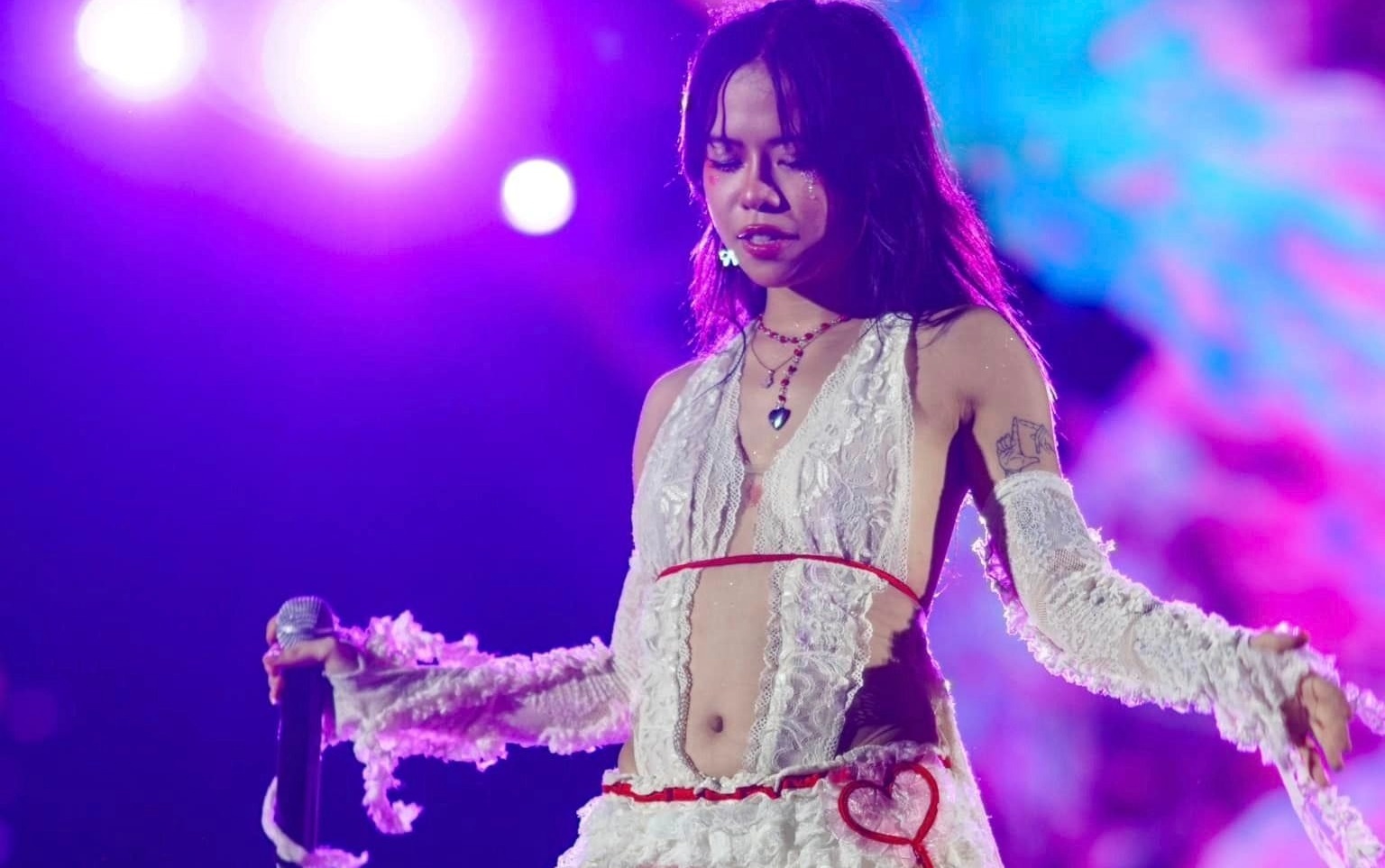 Ca khuc bi chi trich goi duc cua Coldzy, tlinh bien mat hinh anh