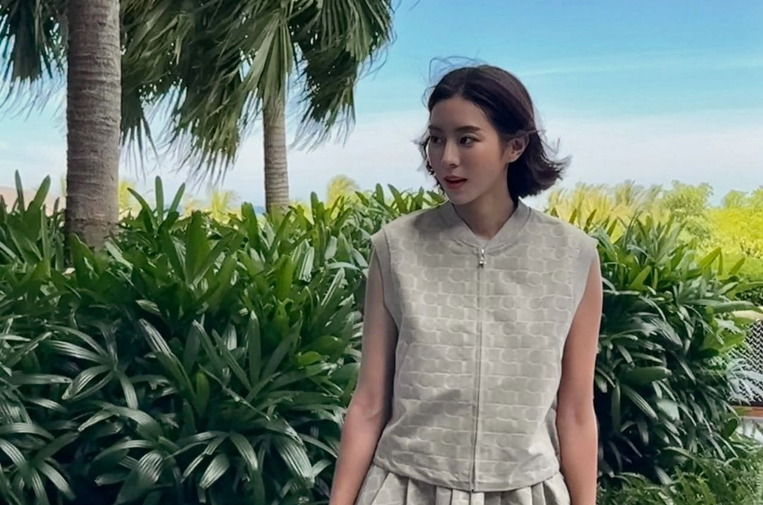 Nu than goi cam Han Quoc khoe anh du lich Da Nang hinh anh