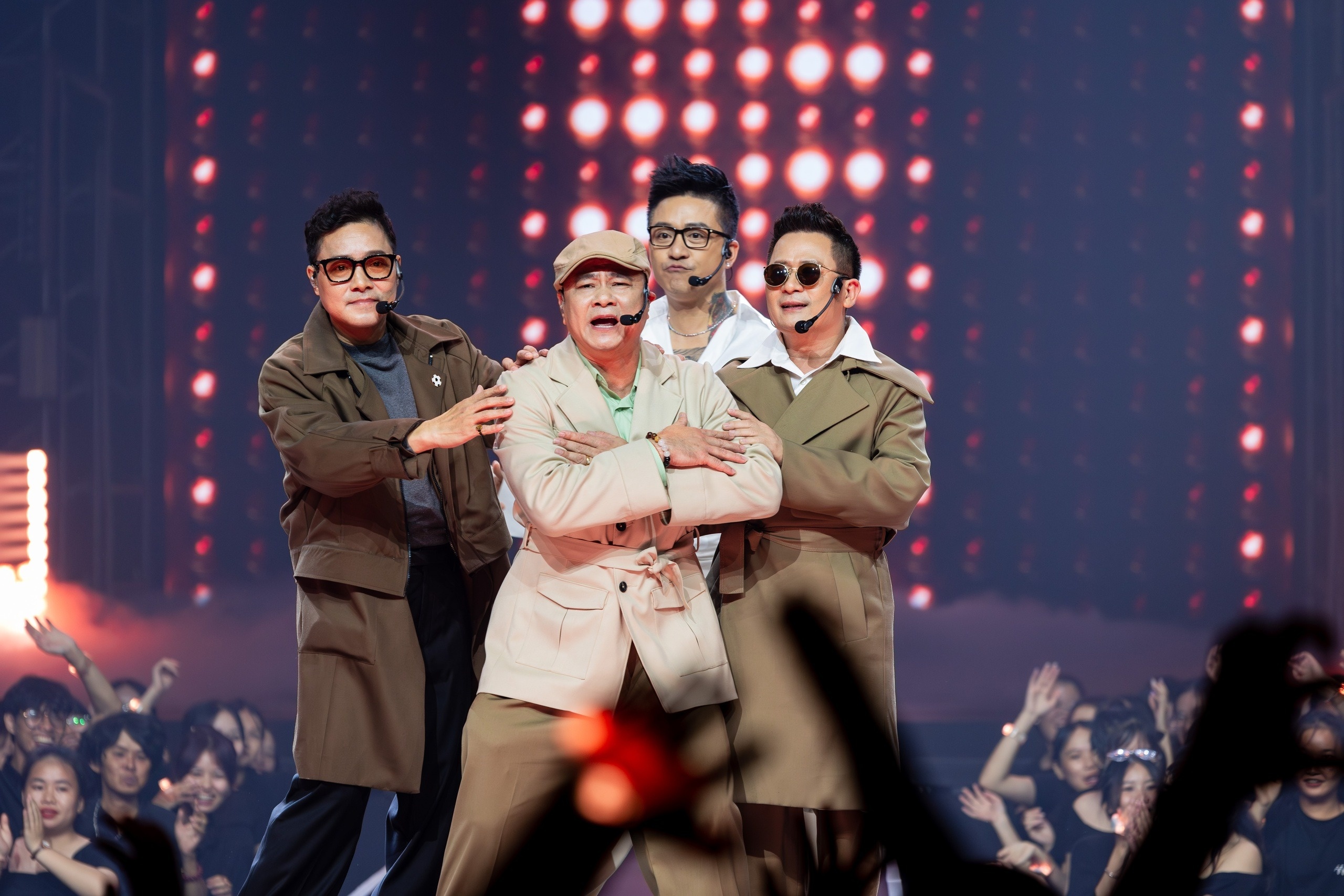 Nhom nhac Viet duoc 'giai cuu' hinh anh