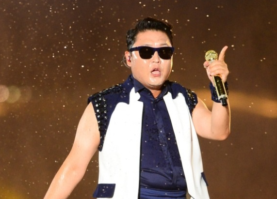 Dem nhac cua PSY bi huy dot ngot hinh anh