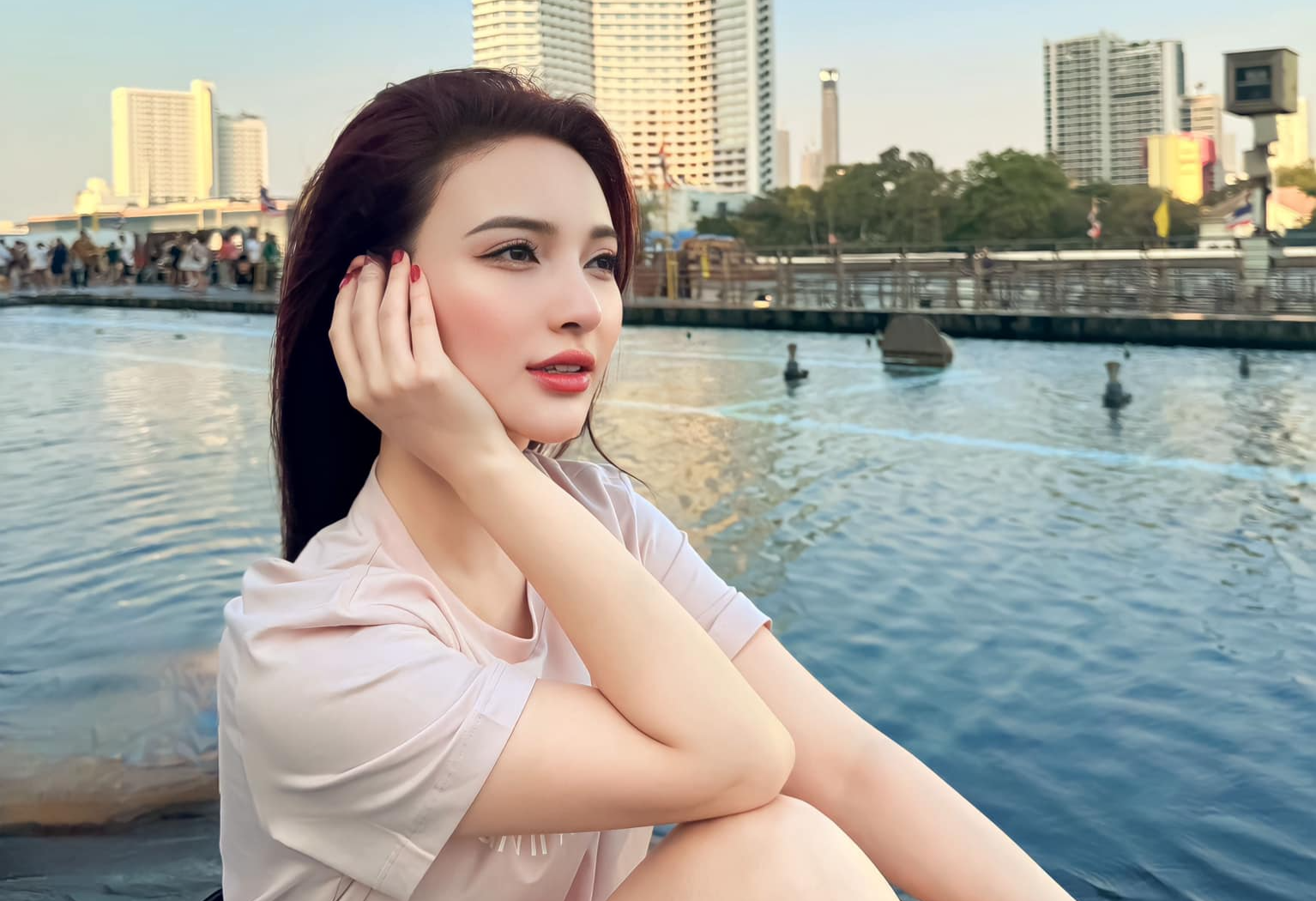 Nu dien vien duoc chu y du dong vai phu hinh anh