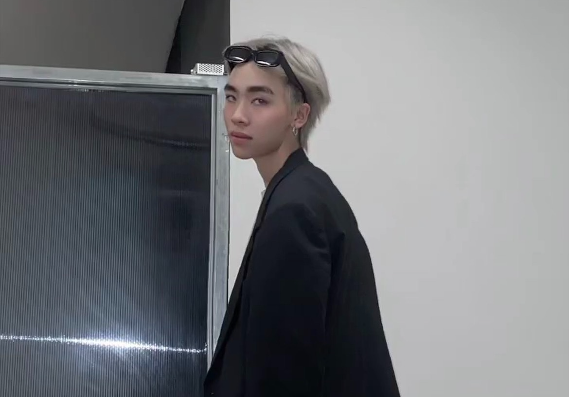 Rapper Viet phan hoi thong tin vo trach nhiem voi con hinh anh