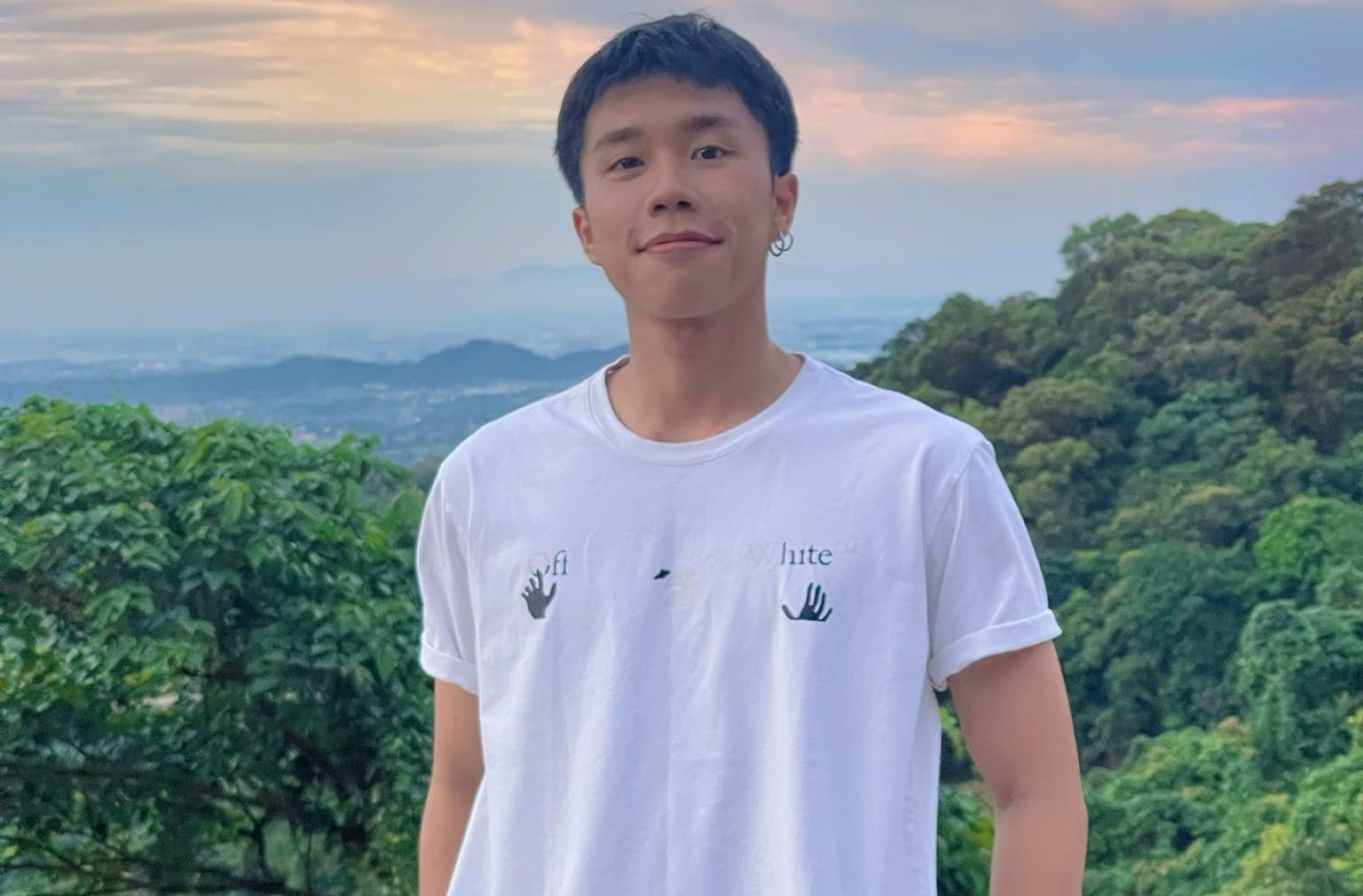 Con trai Van Dung phu song mang xa hoi voi vai trai ban si tinh hinh anh