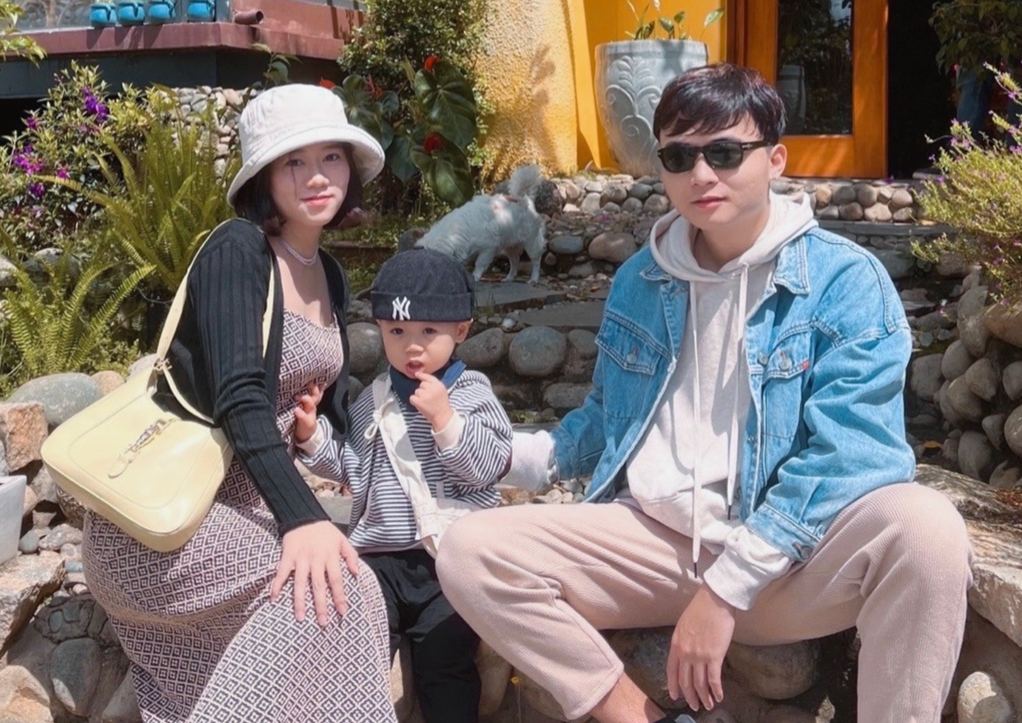 Anh trai HuyR cong khai vo con hinh anh