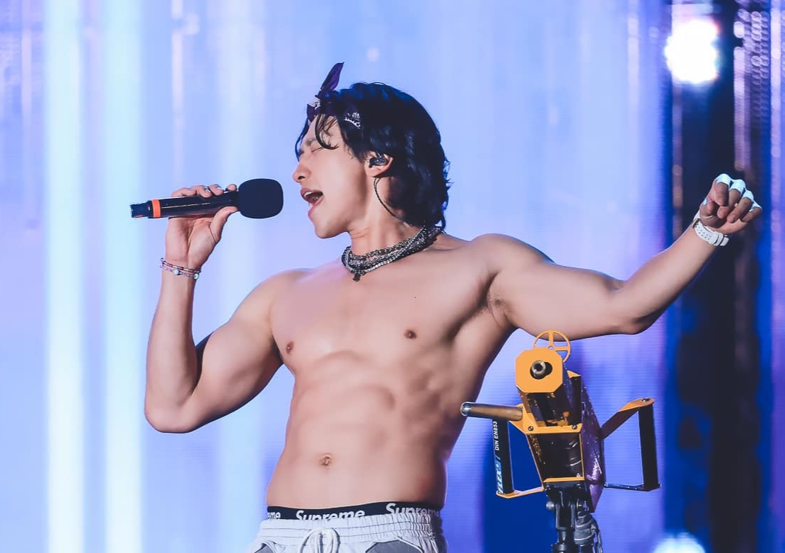 Bi Rain khoe co bap san chac o tuoi 42 hinh anh