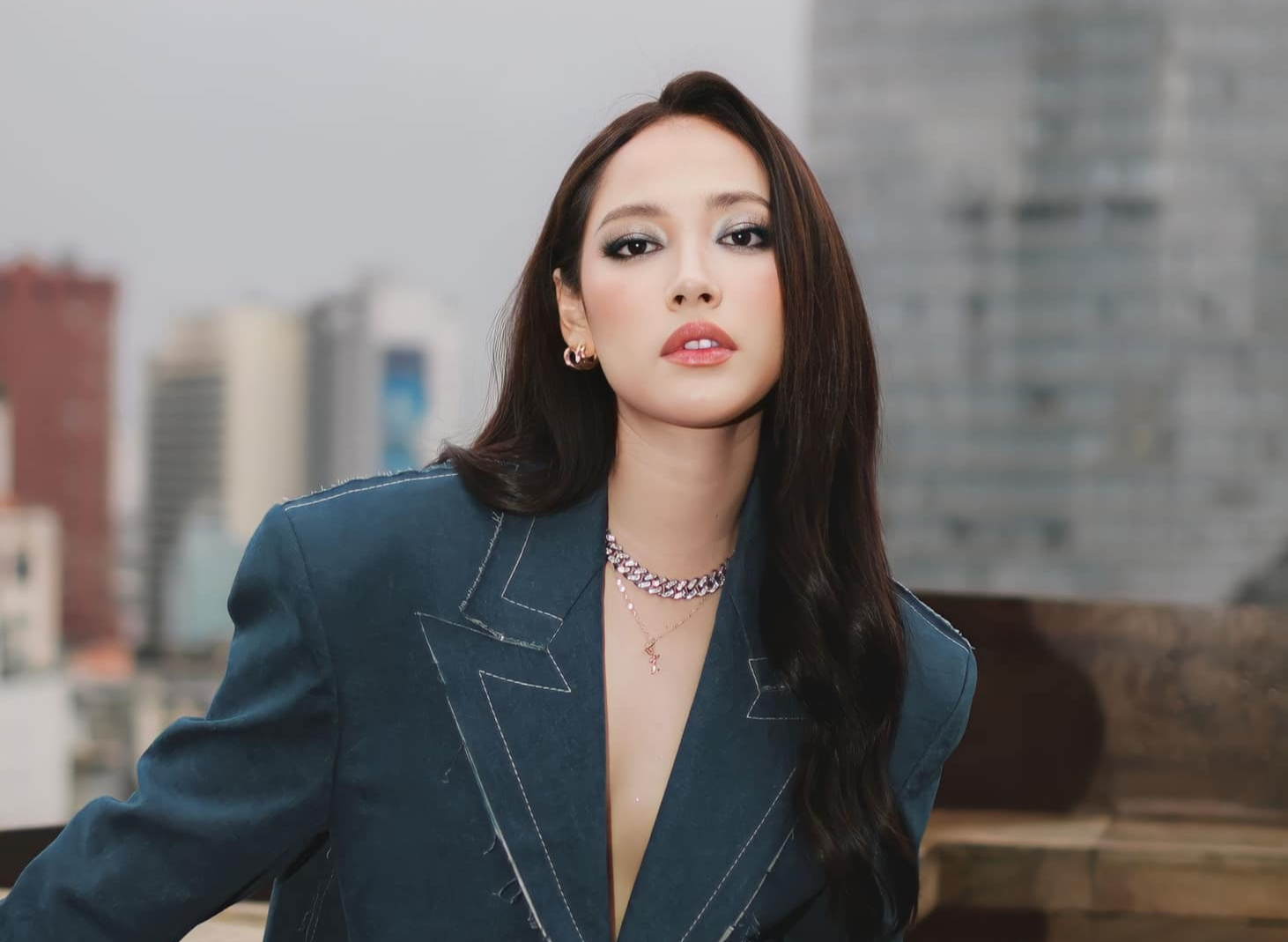 Ly do MV cua Cara Phuong bien mat hinh anh