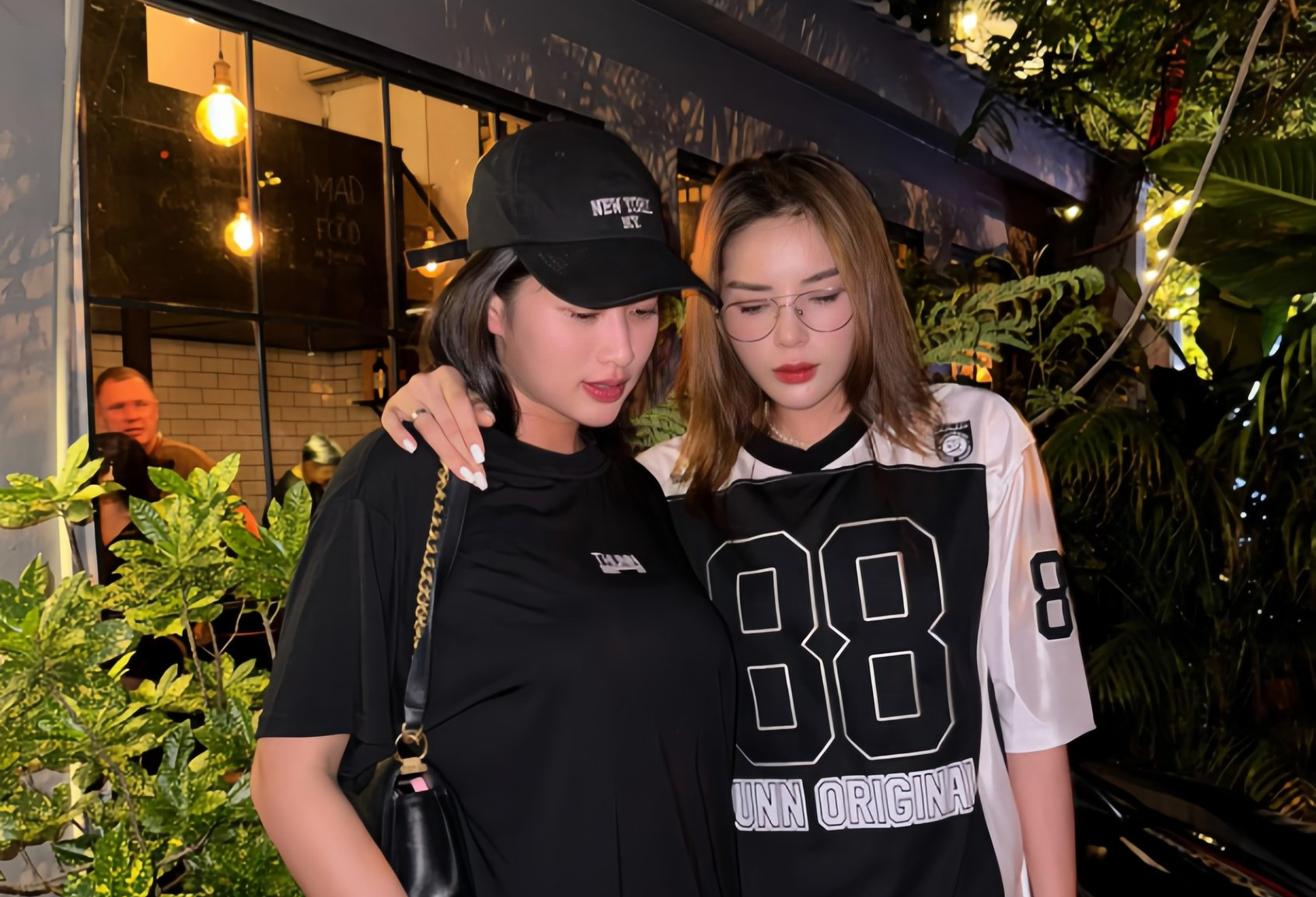 Ky Duyen len tieng ve buc anh nam tay Thien An hinh anh