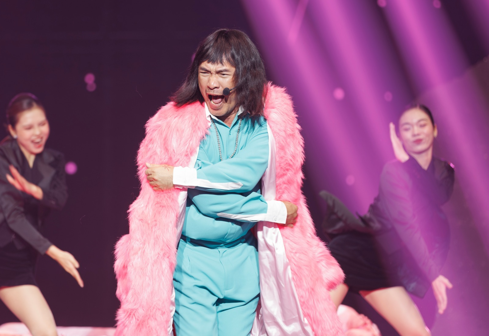 Tien Luat xin loi anh 1