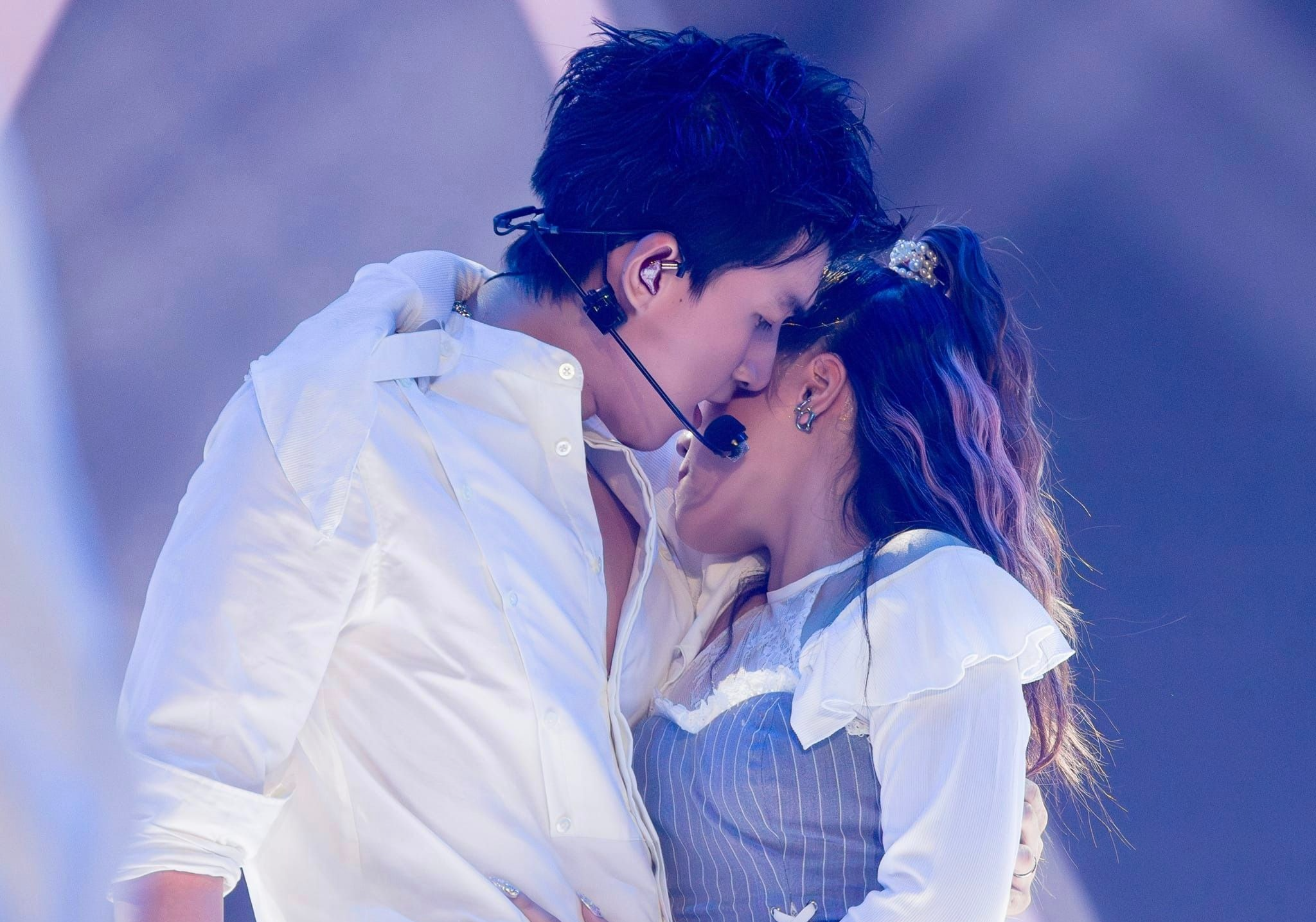 Ai la quan quan Anh trai 'say hi'? hinh anh