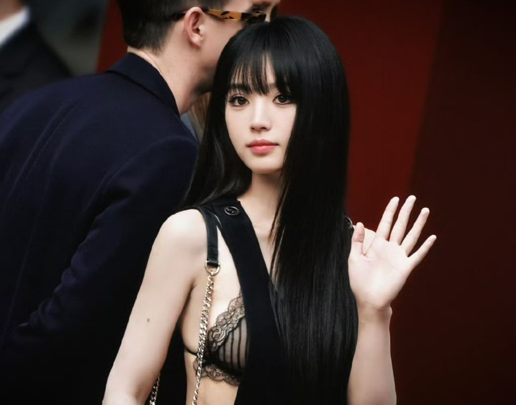 Dien Hi Vi lot xac tao bao hinh anh