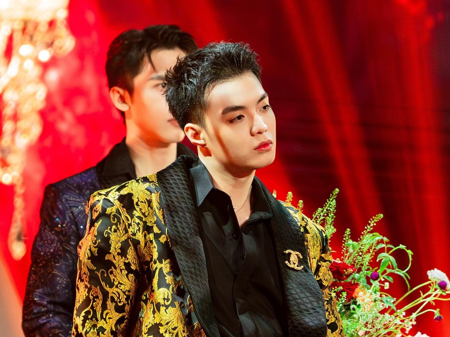 Negav bi huy dien concert Anh trai 'say hi'? hinh anh