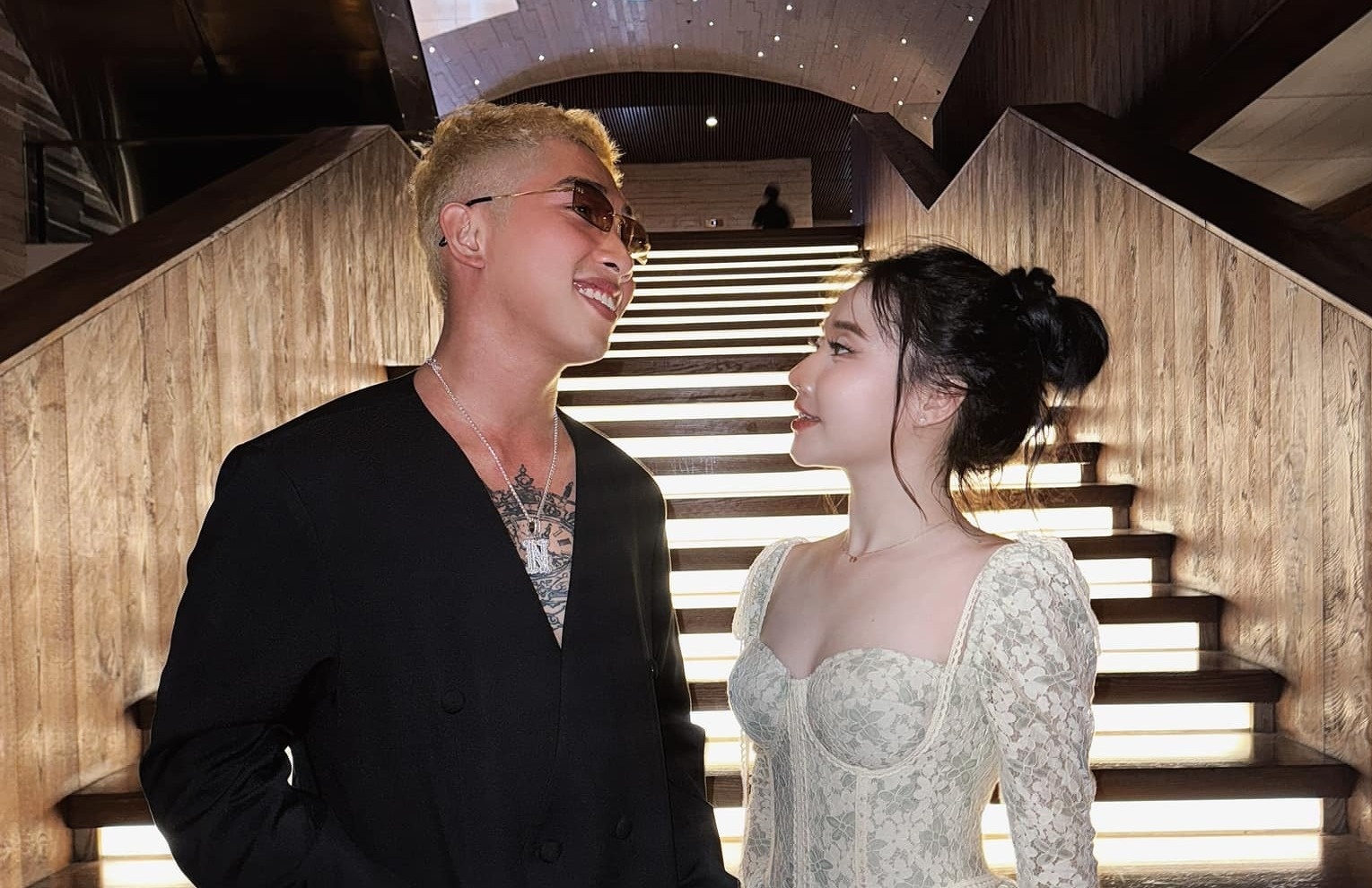 Ngan Rap Viet hen ho ca si Olew hinh anh