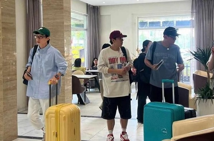 'MC quoc dan' Yoo Jae Suk den Ha Noi hinh anh