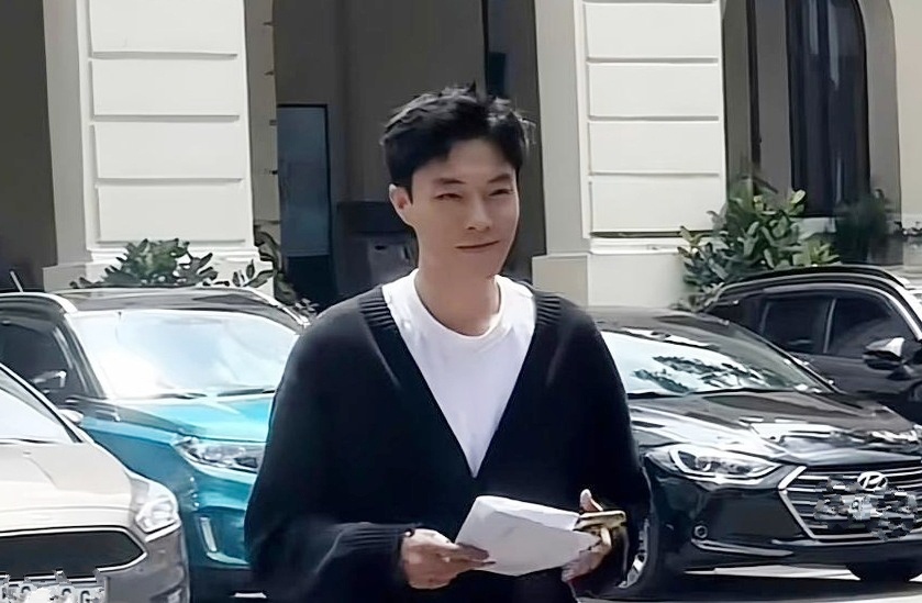 So Thong tin lam viec voi Phan Dat sau don to cua Minh Du hinh anh