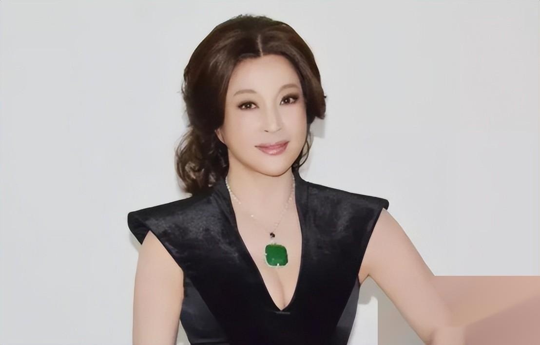 Luu Hieu Khanh bi to ngoai tinh voi nhiep anh gia kem 20 tuoi hinh anh