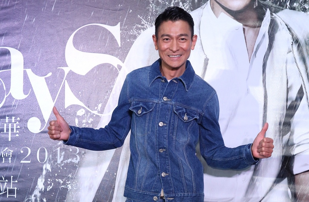 Luu Duc Hoa huy dem nhac dot ngot hinh anh