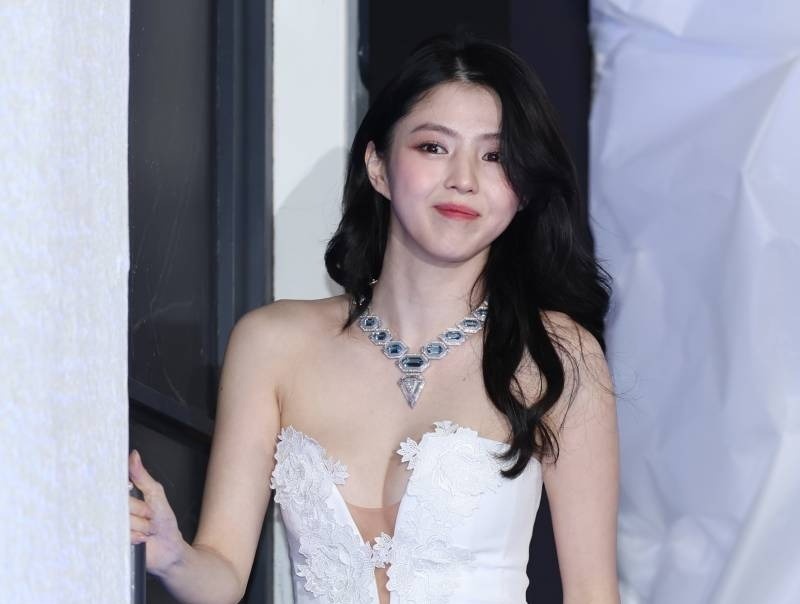 Han So Hee 'trang phat sang' hinh anh