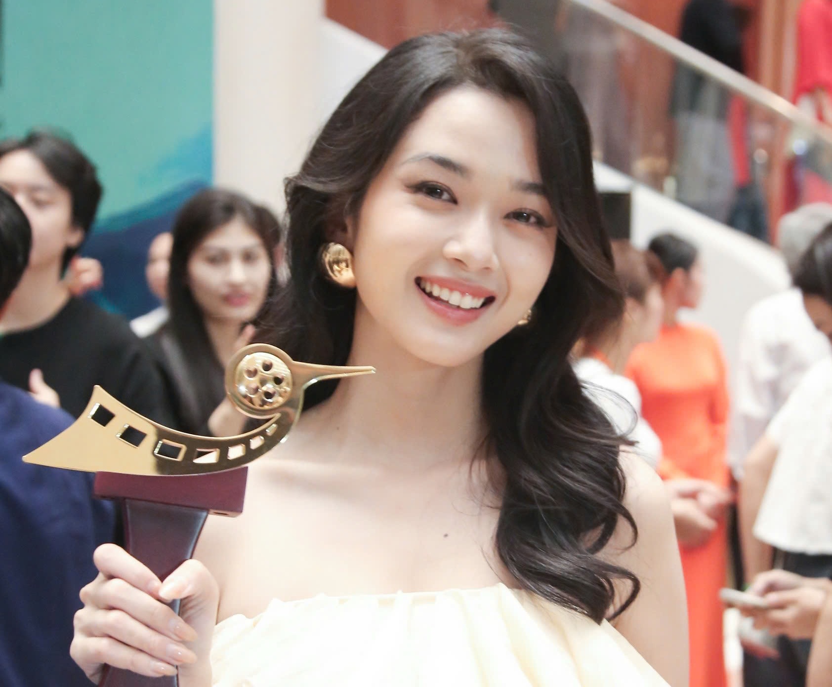 Ngoc Xuan thang giai dien vien trien vong o LHP Quoc te Ha Noi hinh anh