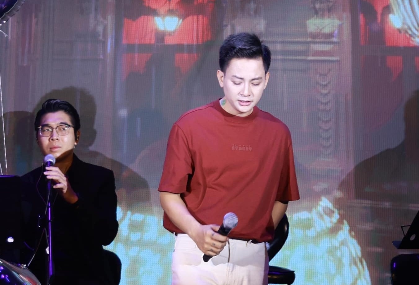 Hoai Lam bi che hinh anh