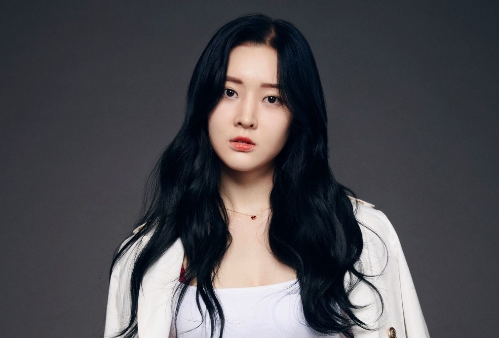 Areum mang thai con thu 4 giua luc bi truy to hinh anh