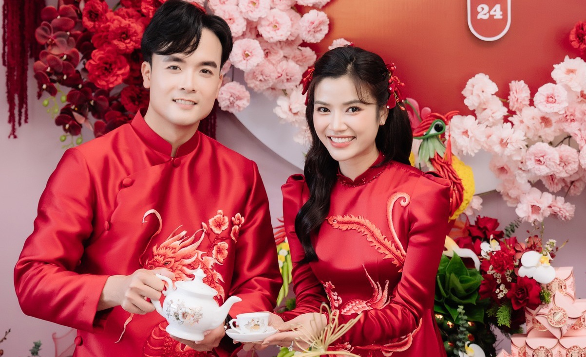 Dien vien Anh Dao rang ro ben chong hinh anh