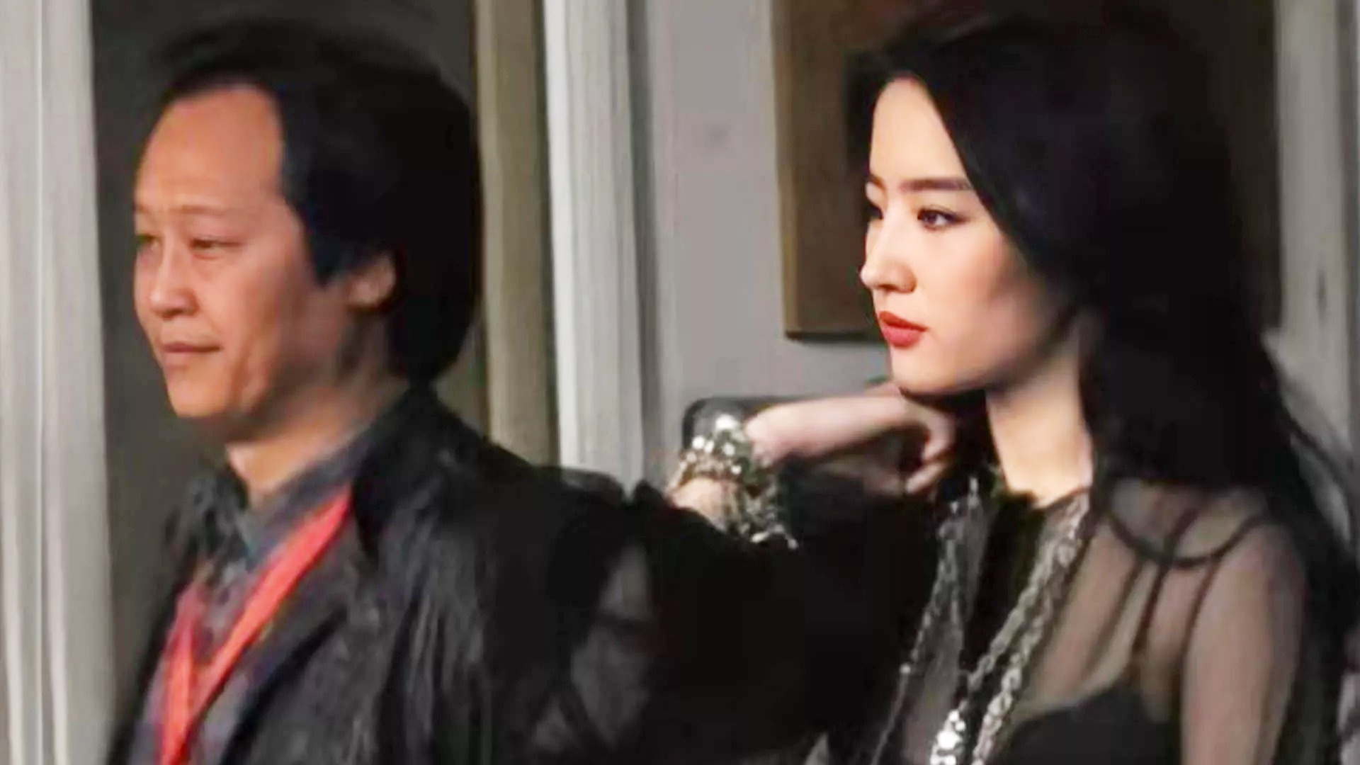 Luu Diec Phi di an cung bo nuoi ty phu hinh anh