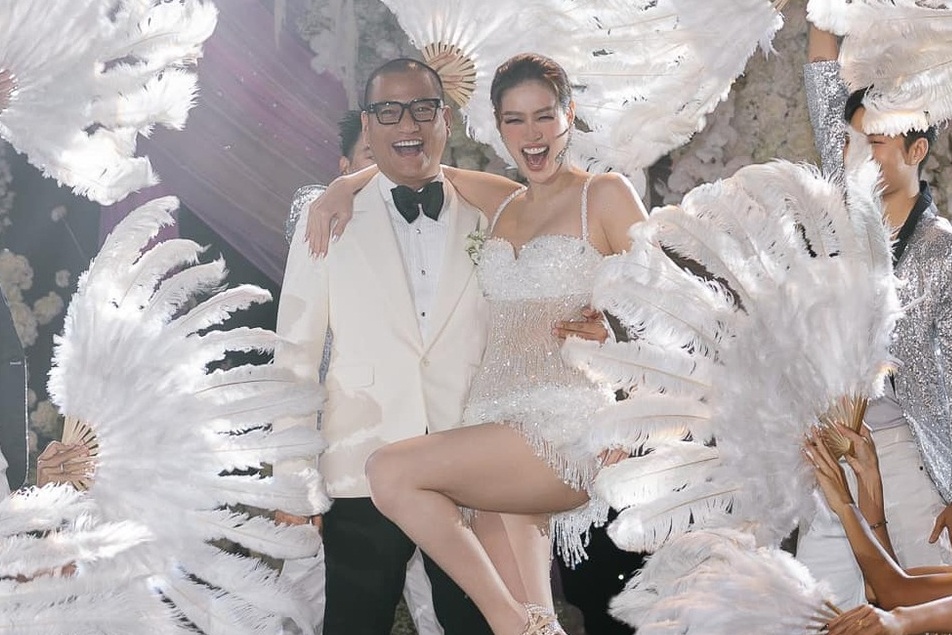 Ly do Thuy Tien, H'Hen Nie vang mat o le cuoi Khanh Van hinh anh