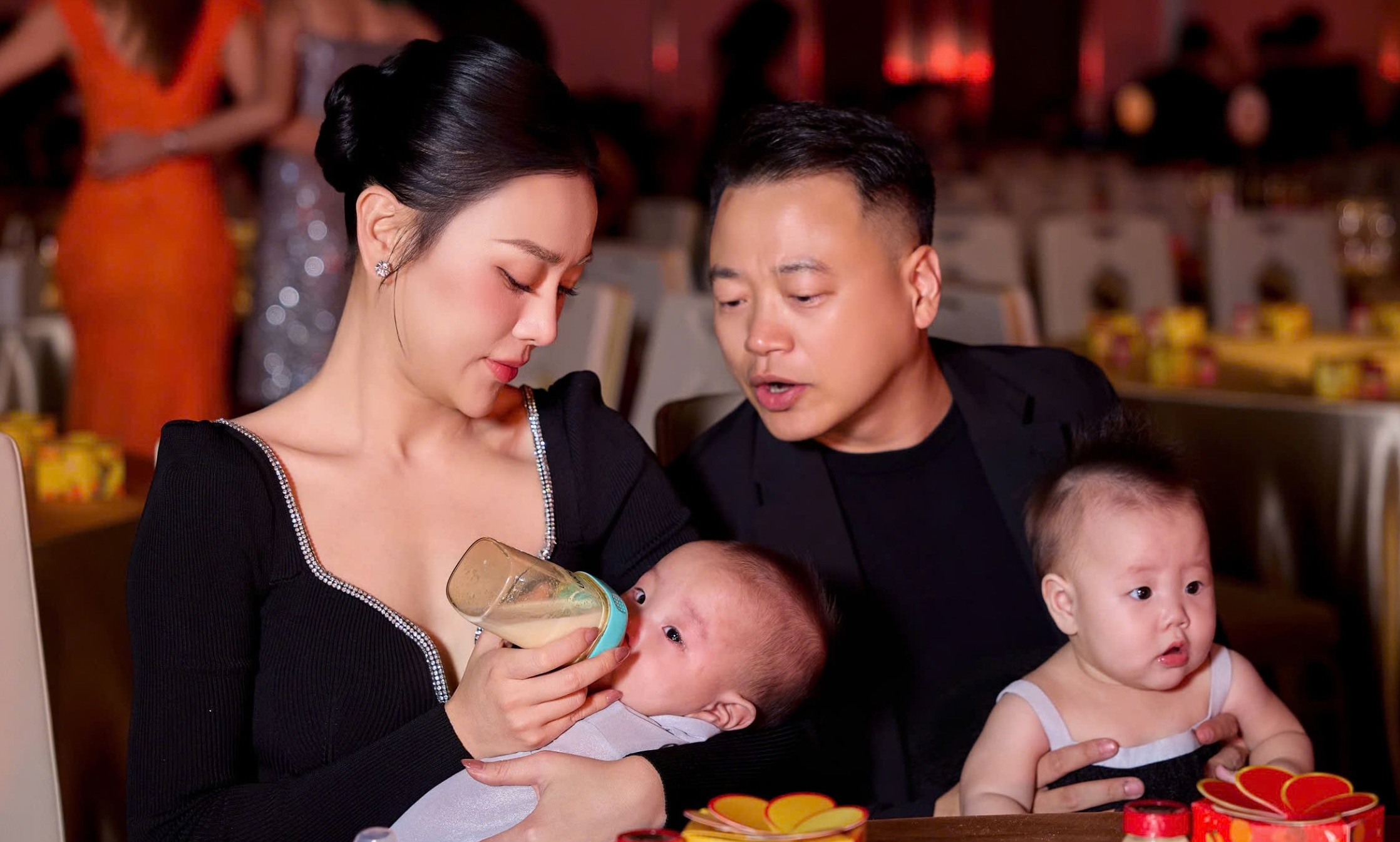 Hinh anh Shark Binh, Phuong Oanh duoc chu y hinh anh