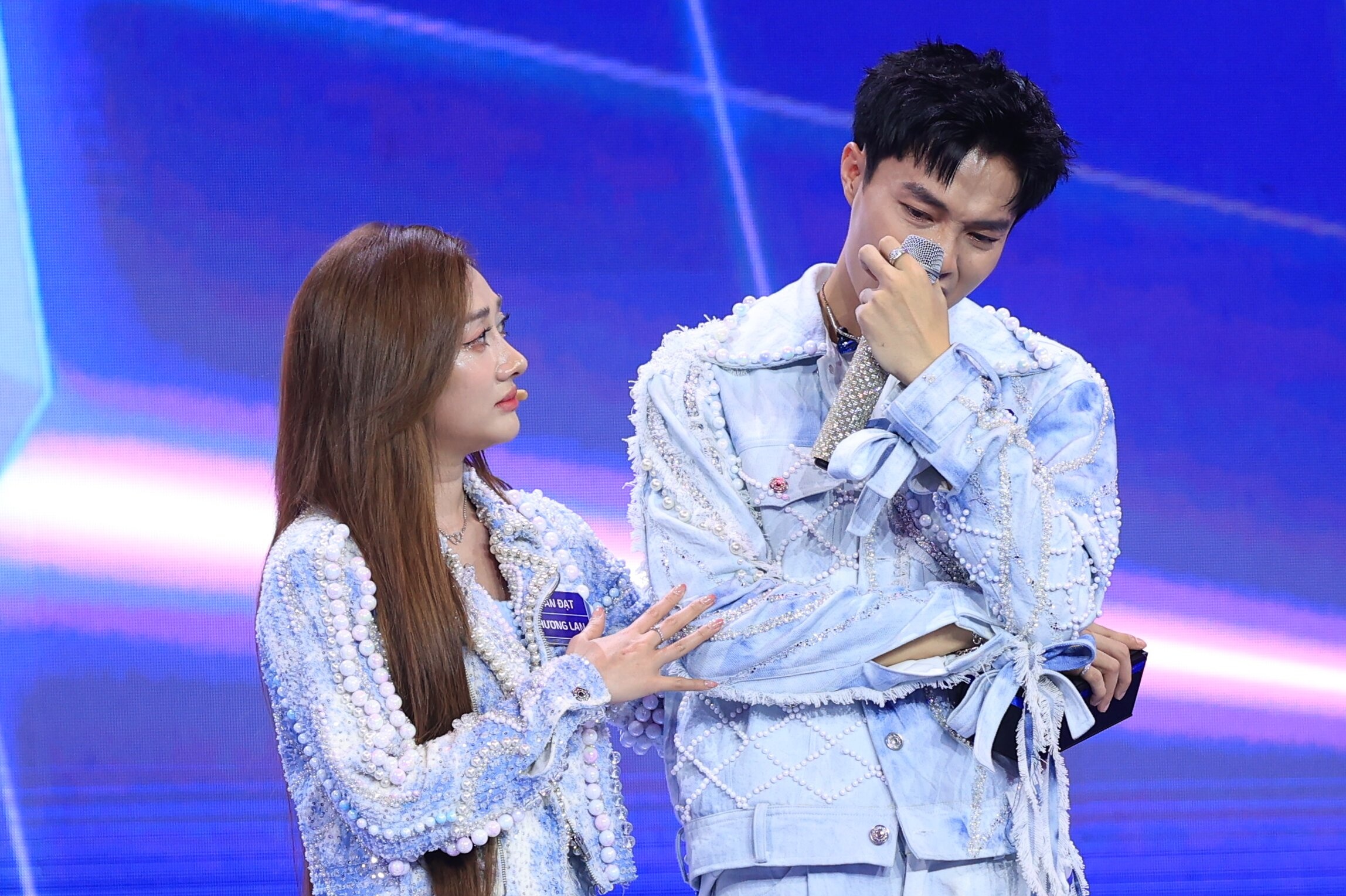 Phan Dat, Phuong Lan bat khoc trong show truoc khi chia tay hinh anh