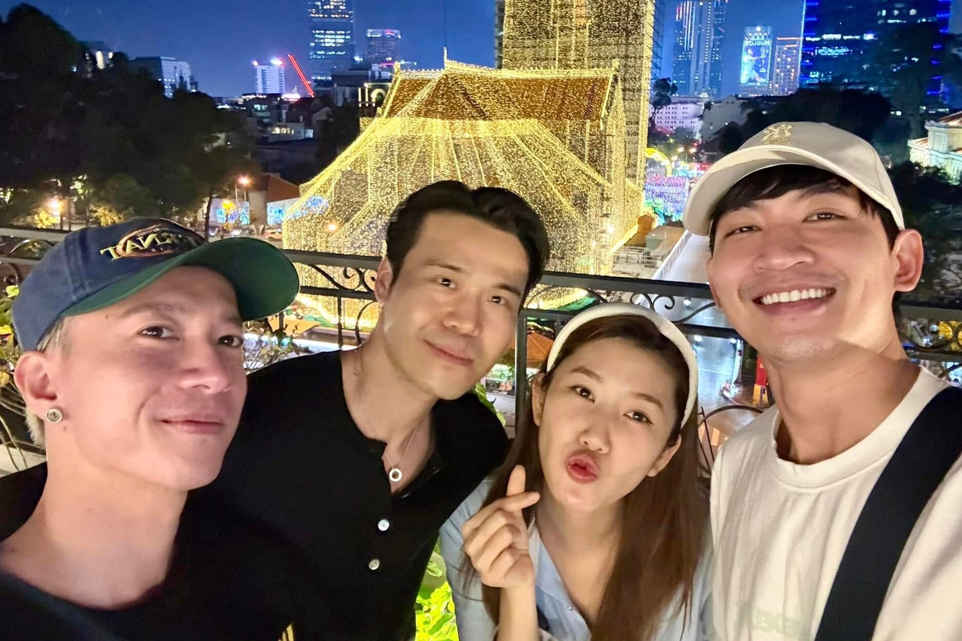 Thuy Ngan don nam moi cung ban trai tin don Vo Canh hinh anh