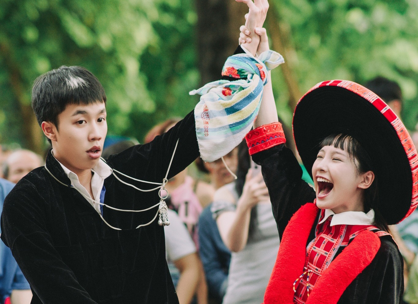 Long Vu: 'Moi nguoi khen dep trai, toi khong dam nhan' hinh anh