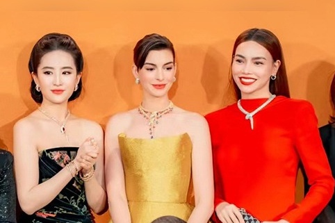 Ho Ngoc Ha chung khung hinh voi Luu Diec Phi hinh anh