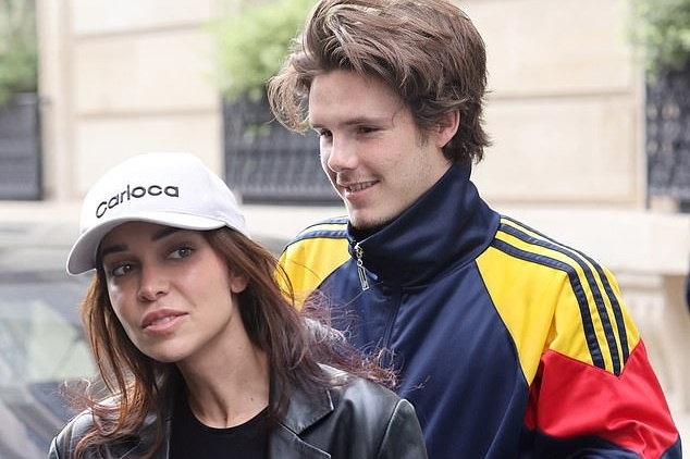 Ban gai Cruz Beckham dau don voi vet seo dai hinh anh