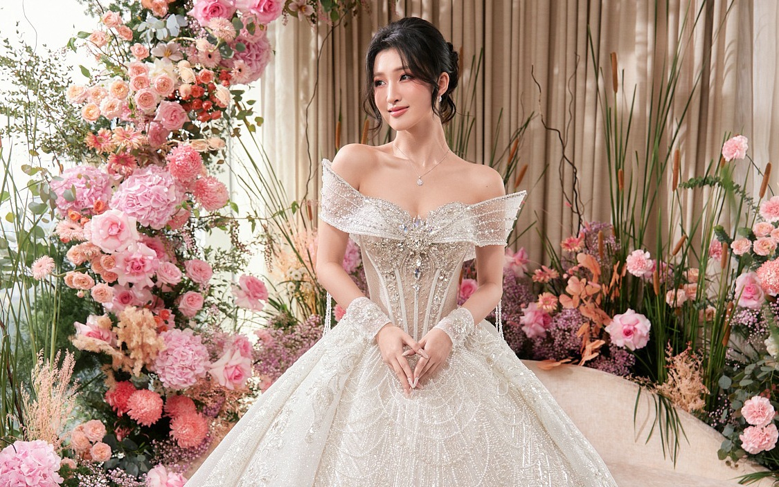 Gia dinh Phuong Nhi giu kin chuyen cuoi hoi hinh anh