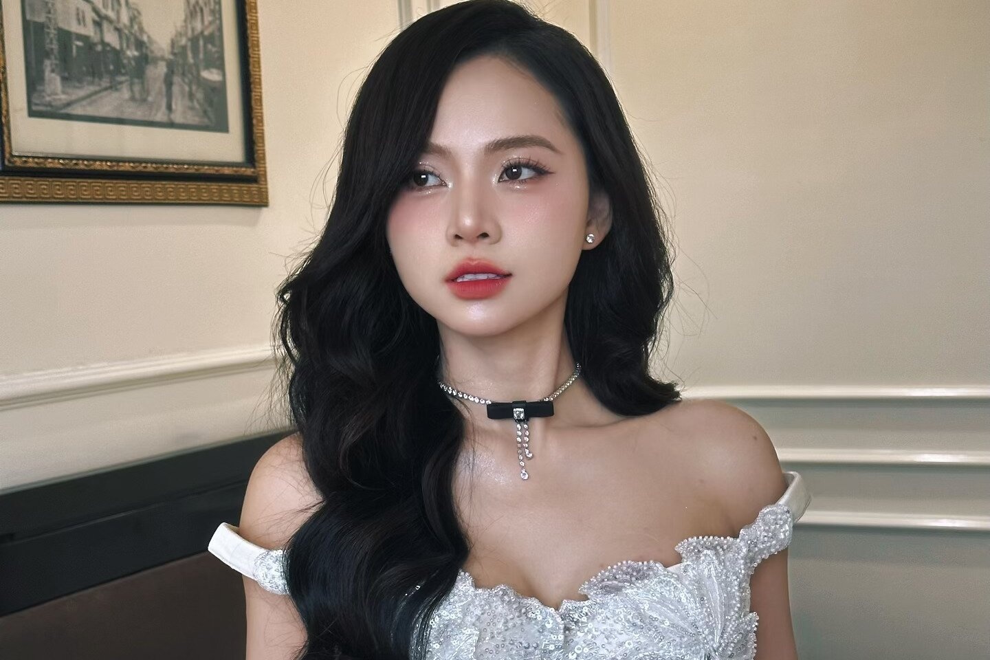 Ngo Lan Huong dinh chinh ve 'Di giua troi ruc ro' hinh anh