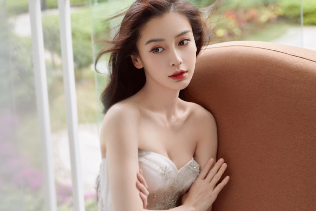 Angelababy khung hoang nghiem trong hinh anh