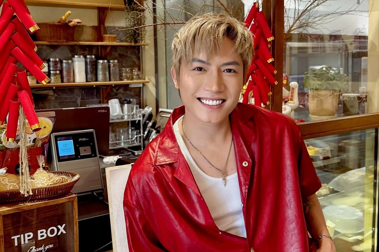 Anh Tu gay tranh cai hinh anh